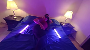 Me folle sin condón a la mejor amiga de mi esposa le encanta el sexo por dinero 1