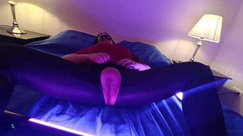 Me folle sin condón a la mejor amiga de mi esposa le encanta el sexo por dinero 1