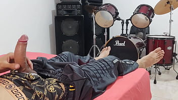 Man masturbates his big cock in front of the camera