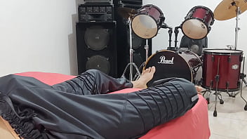 Man masturbates his big cock in front of the camera