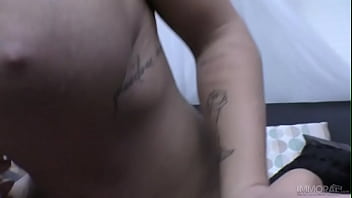 Horny housewife chloe lamour has a huge clit seduces santa claus