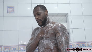 Flexible dilf mr porter licking emerald loves's hairy pussy