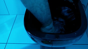 I just can't help teasing you with my feet