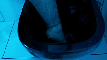 I just can't help teasing you with my feet