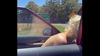 Stefania ferrario calentoneando a sus fanáticos