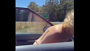 Stefania ferrario calentoneando a sus fanáticos