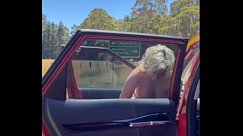 Stefania ferrario calentoneando a sus fanáticos