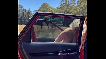 Stefania ferrario calentoneando a sus fanáticos