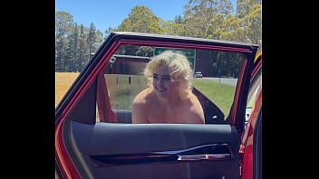 Stefania Ferrario Calentoneando A Sus Fanáticos thumbnail