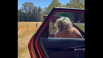 Stefania ferrario calentoneando a sus fanáticos