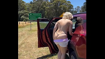 Stefania ferrario calentoneando a sus fanáticos