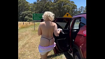 Stefania ferrario calentoneando a sus fanáticos