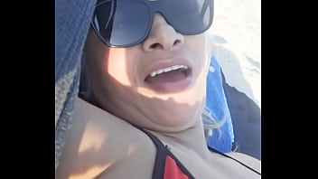 Estava no rio encontrei uns machos na praia e levei eles pra me foder no apartamento