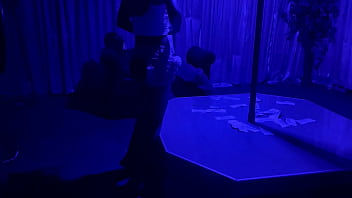 Big guy catch waitress still his $$