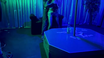 Big guy catch waitress still his $$