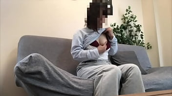 【素人】朝起きて可愛い部屋着で新しいおもちゃを使ってオナニーしちゃった