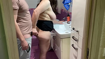 Mature milf went into the bathroom and wanted to wash up but her big ass was fucked in anal and given a dick in her mouth