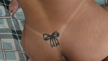 A kel chamou a famosinha da internet pra vir em casa e acabamos transando os 3 juntos que ruiva safada parte 2