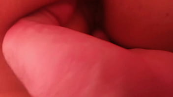 Muerde su pezon bien rico