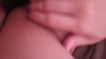 Muerde su pezon bien rico