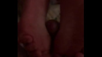 Esposa fazendo footjob