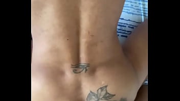 Mito que o japones tem pau pequeno eu fui conferir dando pra um japones completo no link Mito que o japones tem pau pequeno eu fui conferir dando pra um japones completo no link