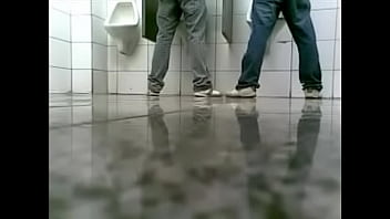 Pegação Em Banheiro De Supermercado 4 thumbnail