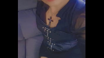 Je suis toute chaude et exciter ma petite tenu te plaît