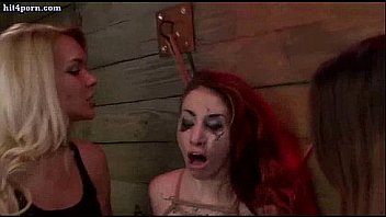 Lesbian gets holes fucked in threesome sex