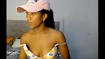 Honey sex1307 y su cambio de tirantes del bra