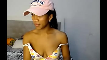 Honey sex1307 y su cambio de tirantes del bra