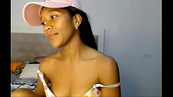 Honey sex1307 y su cambio de tirantes del bra