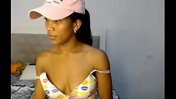 Honey sex1307 y su cambio de tirantes del bra