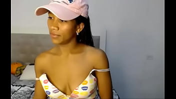 Honey sex1307 y su cambio de tirantes del bra