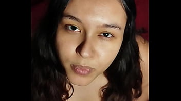 Punheta guiada peituda implorando para foder seus peitos