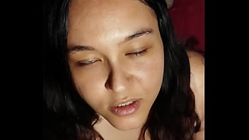 Punheta guiada peituda implorando para foder seus peitos