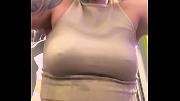 Nossa não vi que a minha camisa ficou transparente com o suor qui delicia na academia