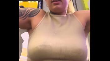 Nossa não vi que a minha camisa ficou transparente com o suor qui delicia na academia