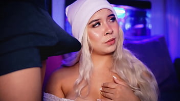 University student makes a living by exhibiting her sex life on the internet