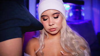 University student makes a living by exhibiting her sex life on the internet