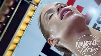 Ficamos excitadas malhando e tiramos toda a roupa