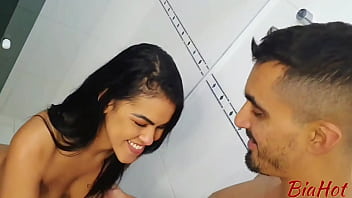 Invadi O Banho Da Namorada Do Meu Irmão E Me Dei Bem A Safada Caiu De Boca Na Minha Piroca Gostoso A Fim De Ganhar Leitinho thumbnail