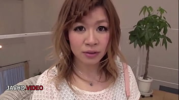 Curvy japanese beauty shares steamy private moment with passionate lover