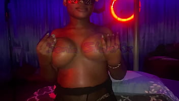 I’m rubbing my juicy pussy and fat titties 4 you daddy