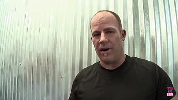 Lexi gives a proper dick riding to lucky dude