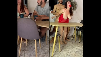 Casero amateur madura y joven segunda parte en el comedor