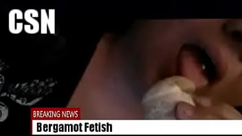 Sensualizando com fruta