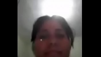 Gordita buena muestra los pechos ;