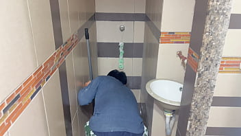 Busty stepdaughter gives new year gift to her perverted old stepdad