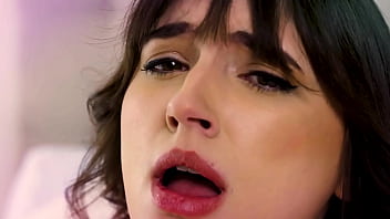 Vixen minx ready to show how she can cum with you